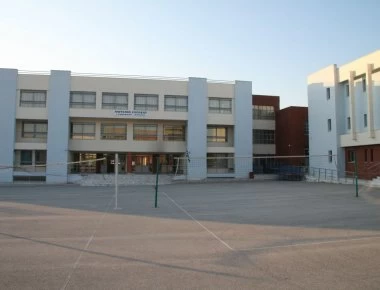 Θεσσαλονίκη: Στο αστυνομικό τμήμα μαθητές γυμνασίου επειδή... κάθονταν στο προαύλιο του σχολείου